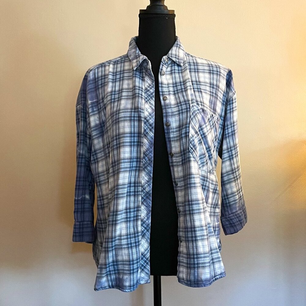 Design Lab Lord and Taylor Acid Wash Blue Flannel with Cropped Sleeves